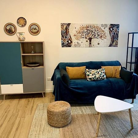 Appartamento Con Terrazzo Sui Tetti Milanesi 외부 사진